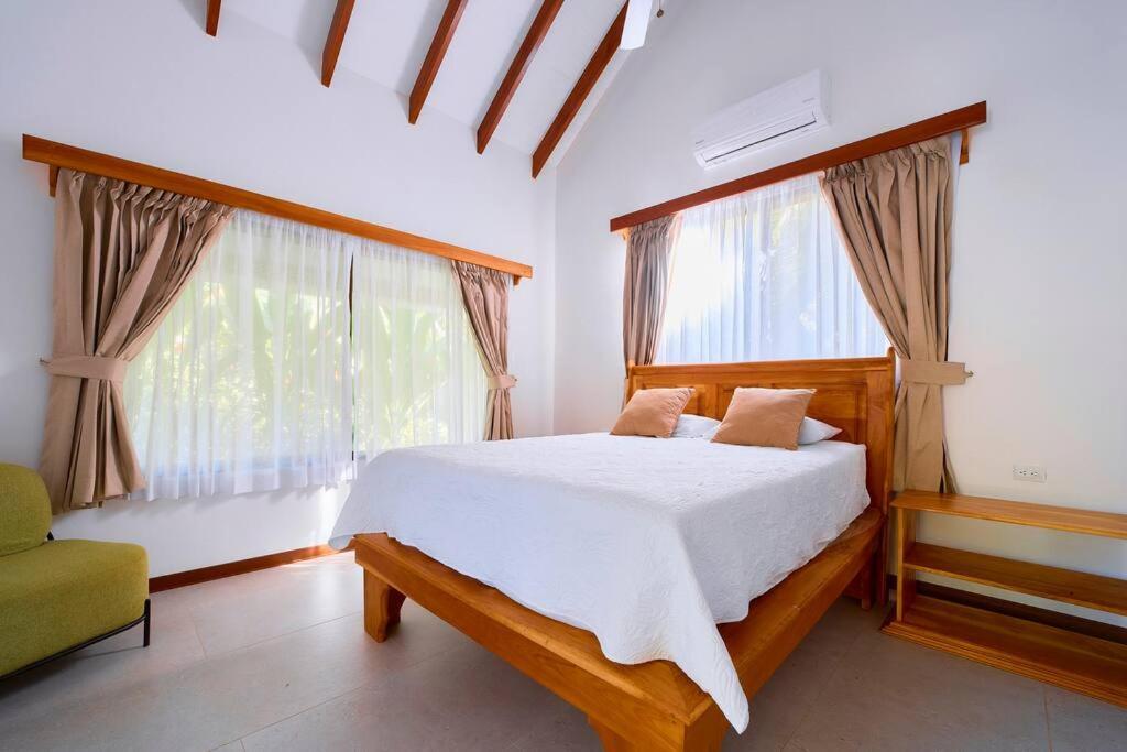 Casa Kristel - Exquisite Villa Getaway Puerto Viejo de Talamanca ภายนอก รูปภาพ